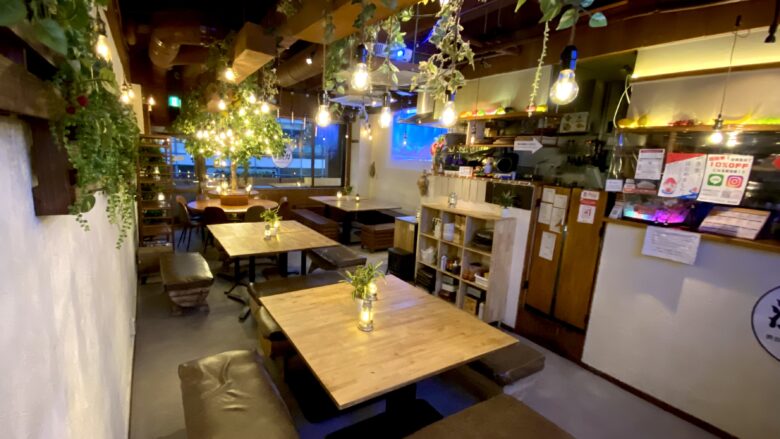 「渋谷ガーデンスペース道玄坂店」は、貸切に特化したおしゃれ居酒屋です！
大画面プロジェクターを使った20人・３0人・40人など貸切新年会はお任せください！