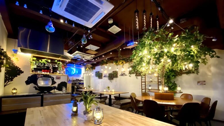 「渋谷ガーデンスペース道玄坂店」は、ハロウィン貸切に特化したおしゃれ居酒屋です！
20人・３0人・40人・50人など大人数貸切はお任せください！