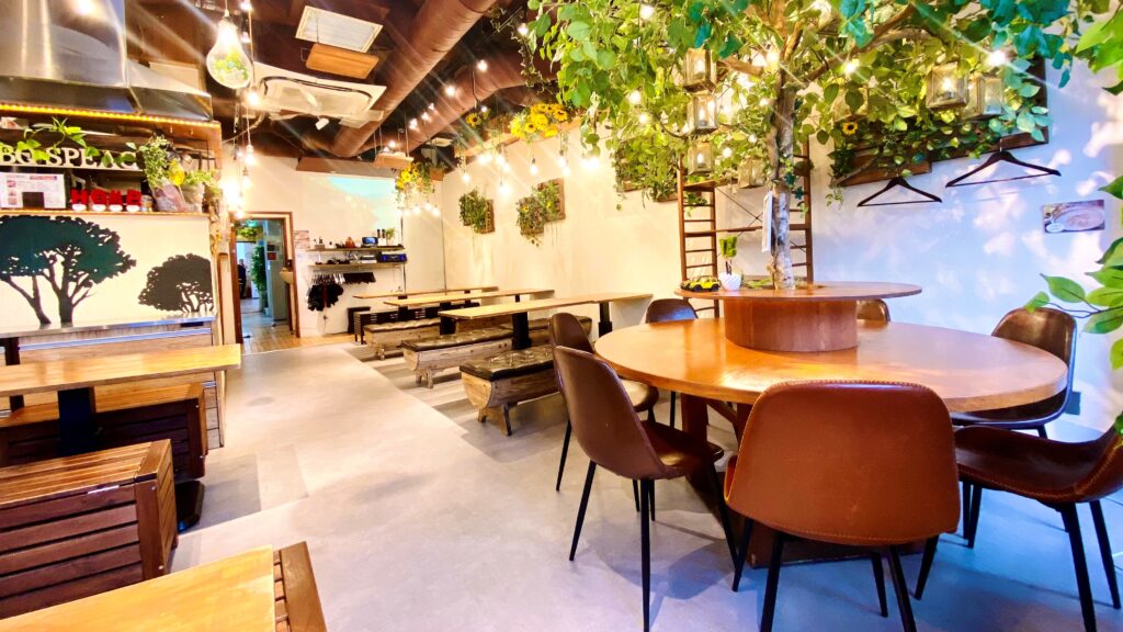 渋谷駅から徒歩2分でお洒落な居酒屋!
少人数からでも貸切が出来るお店!
雰囲気抜群の居酒屋!