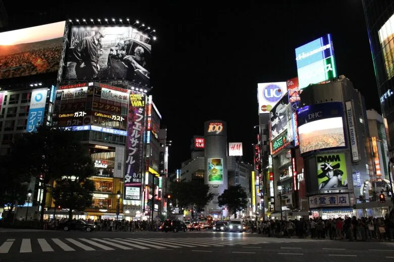 渋谷×貸切×忘年会
少人数から大人数まで貸切可！
コースは飲み放題もついてコスパ良し！