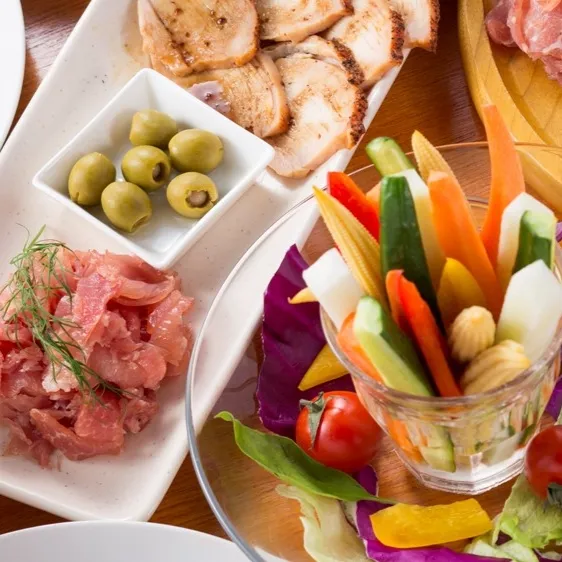 「渋谷ガーデンスペース道玄坂」では無料でご利用いただける貸切特典がいっぱい！渋谷で貸切追いコンなら「渋谷ガーデンスペース道玄坂店」にお任せ！20人.30人.40人.50人までご利用可能です！